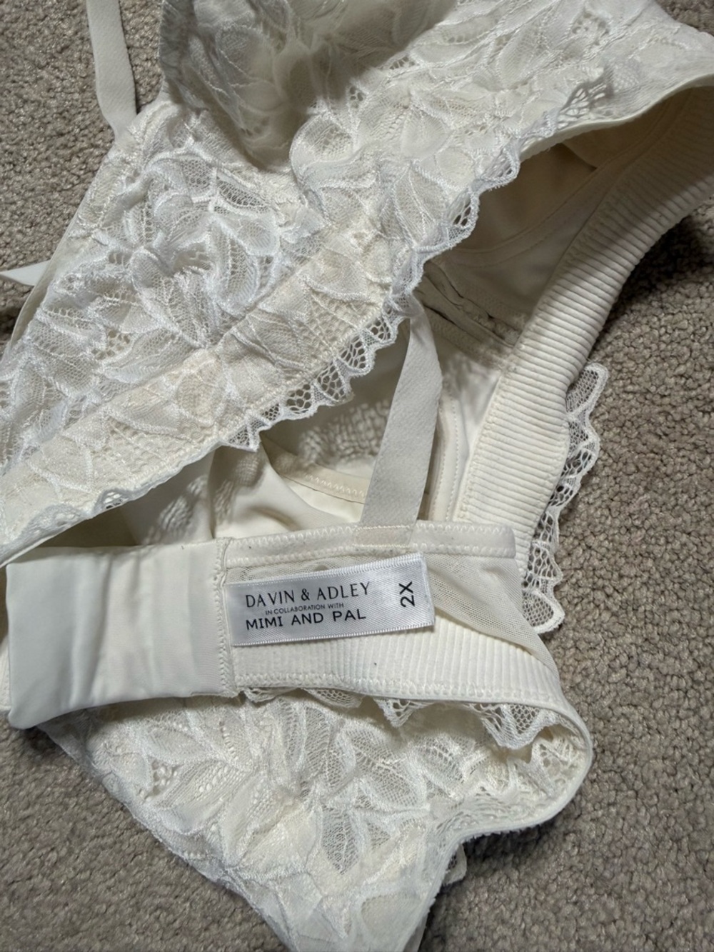 Davin & Adley Riley Pumping Bra - Picture 3 of 3